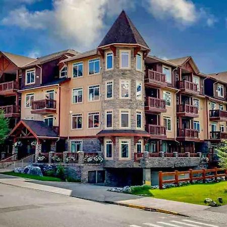 Falcon Crest Lodge 1 Bedroom Condo With Gym & Hot-Tubs & Mountain View Canmore Exterior foto